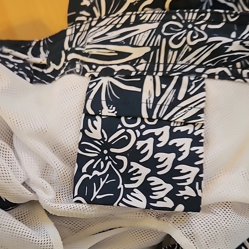Men's 2X/XXL Swim Trunks NWOT